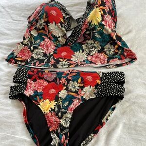 Floral Bikini Set with Polka Dot Accents Size 1X 16-18